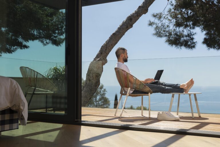 Passive Income for Nomads: Living the Digital Dream